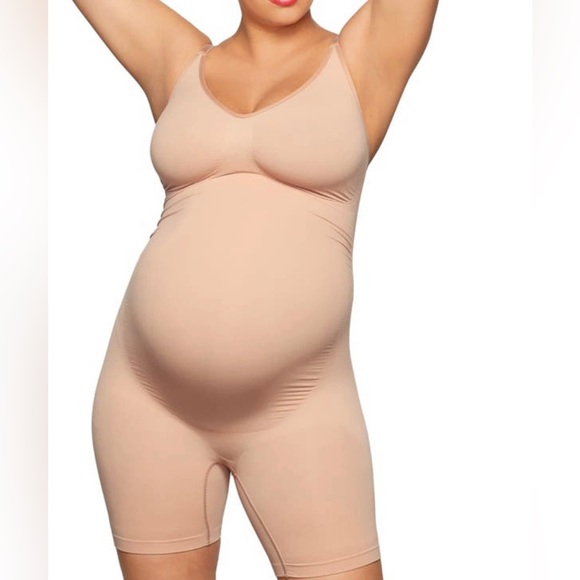 SKIMS Intimates & Sleepwear Skims Maternity Sculpting Bodysuit Mid